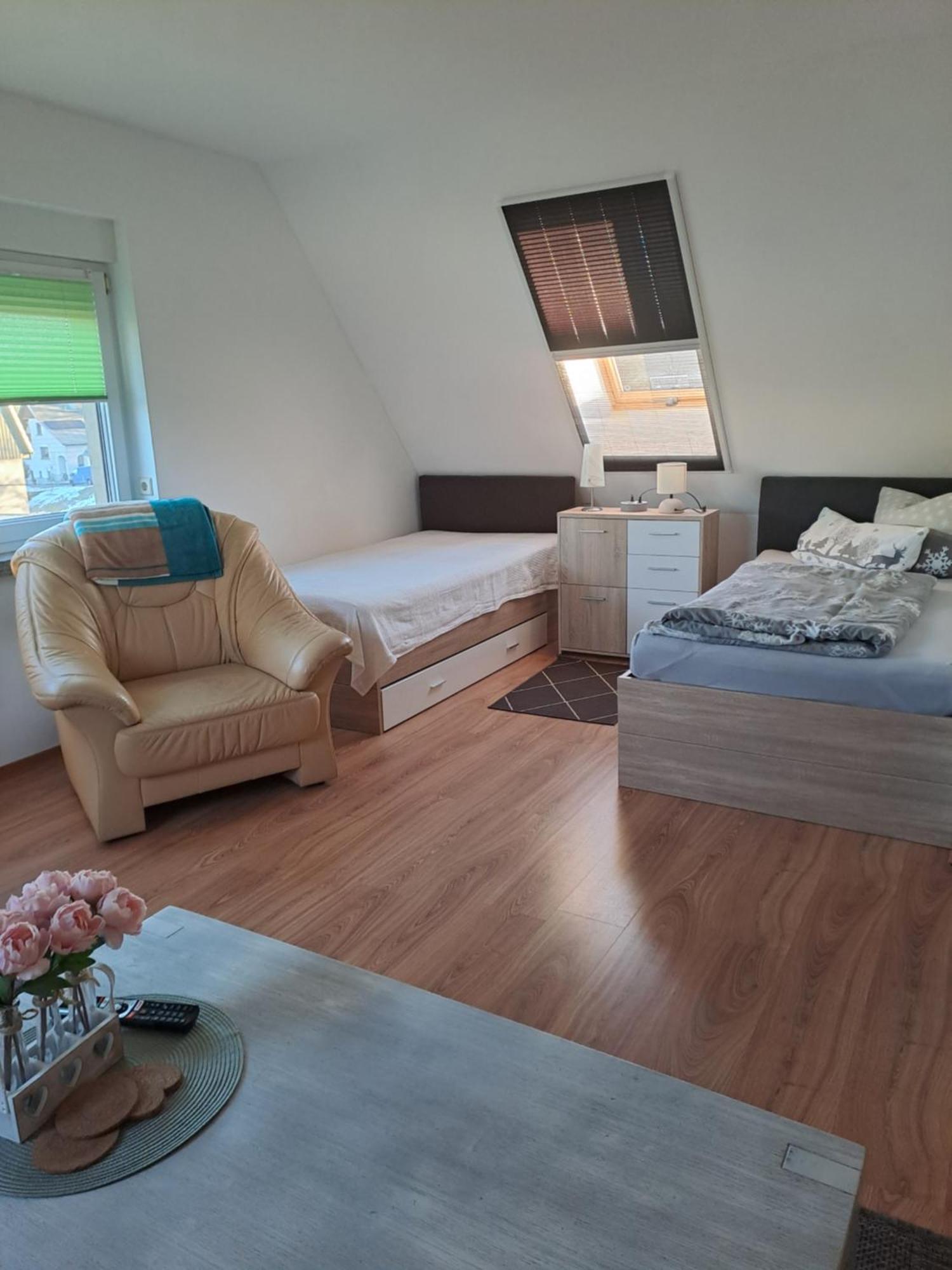 Bockendorf Monteur- Und Ferienwohnung In Hainichen - Obergeschoss Oder Dachgeschoss - Familie Weber מראה חיצוני תמונה